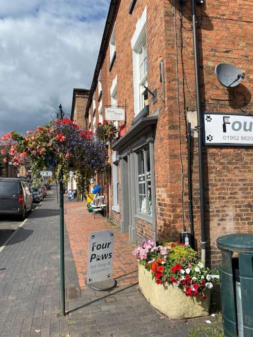 Pipers - Quirky Near Ironbridge! Holiday home *