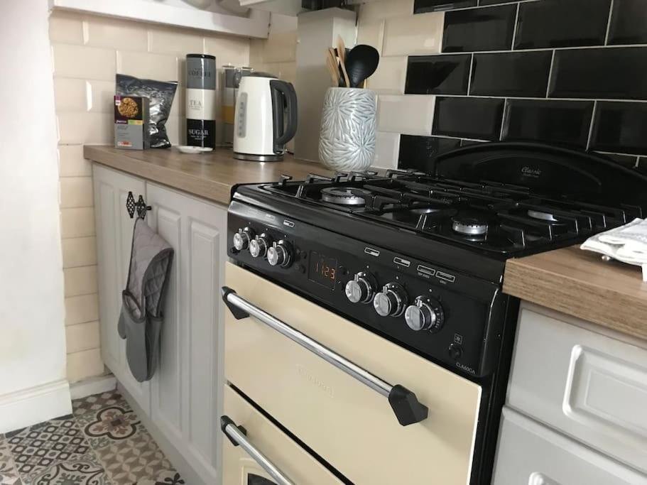 Pipers - Quirky Near Ironbridge! Holiday home *